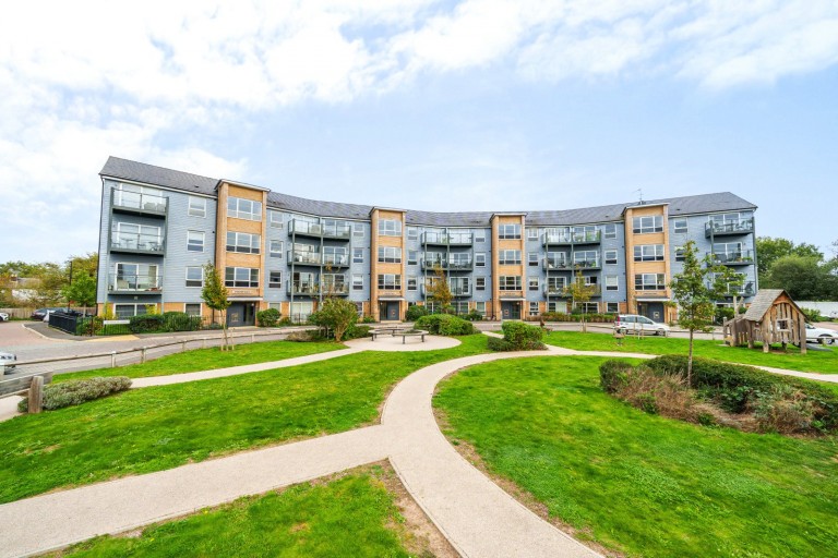 Images for Kennett Lane, Chertsey, Surrey