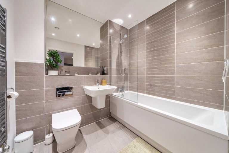 Images for Kennett Lane, Chertsey, Surrey