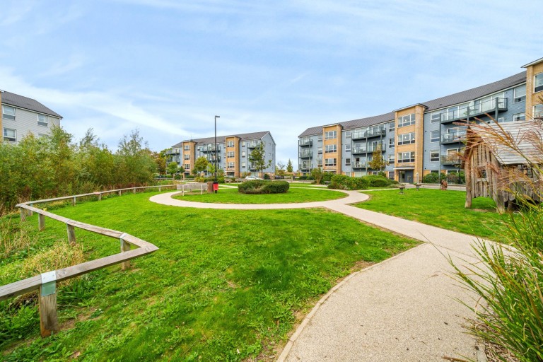 Images for Kennett Lane, Chertsey, Surrey