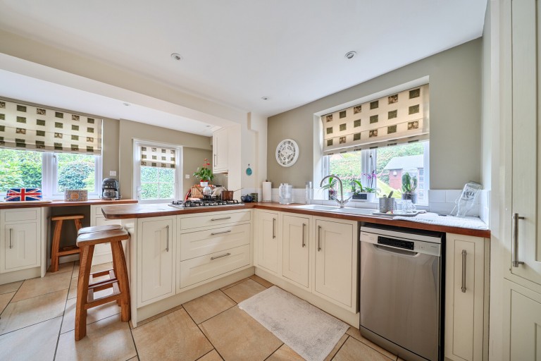 Images for Ottershaw, Chertsey, Surrey