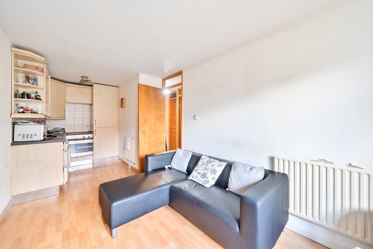 Images for Gateway, Weybridge, Surrey