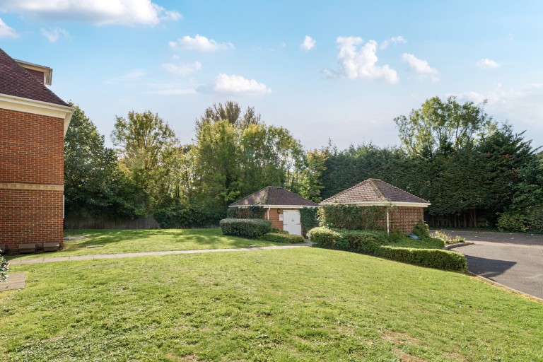 Images for Addlestone, Surrey