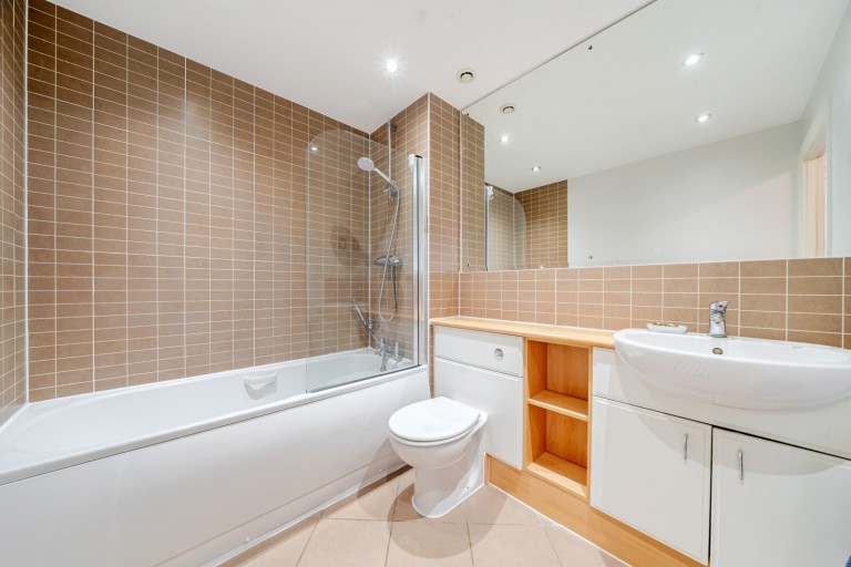 Images for Addlestone, Surrey