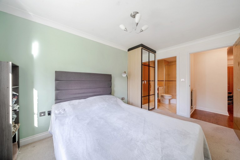 Images for Addlestone, Surrey