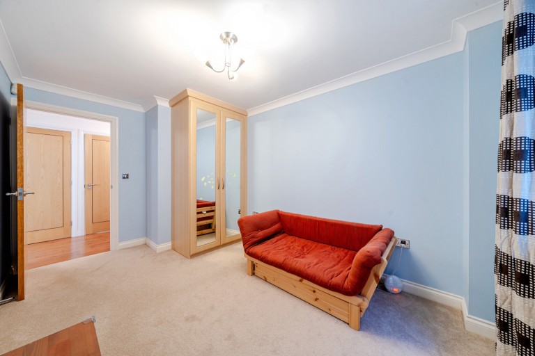 Images for Addlestone, Surrey