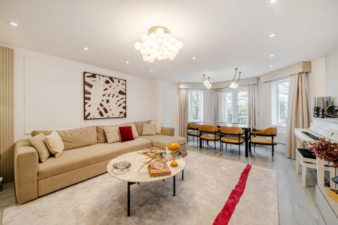 Click the photo for more details of Oatlands Chase, 26 Oatlands Chase, Weybridge, Weybridge, Surrey