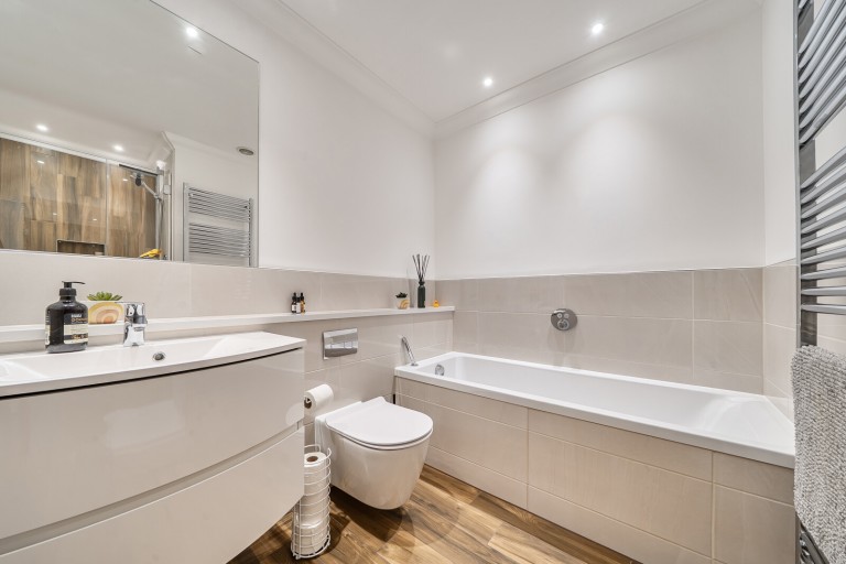 Images for Addlestone, Surrey