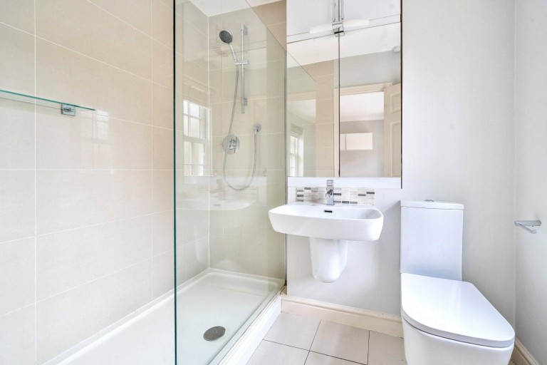 Images for Stoneleigh Park, Weybridge, Surrey
