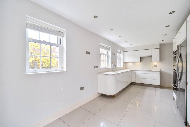 Images for Stoneleigh Park, Weybridge, Surrey
