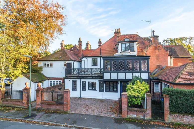 Click the photo for more details of Mayfield Road, Weybridge, KT13