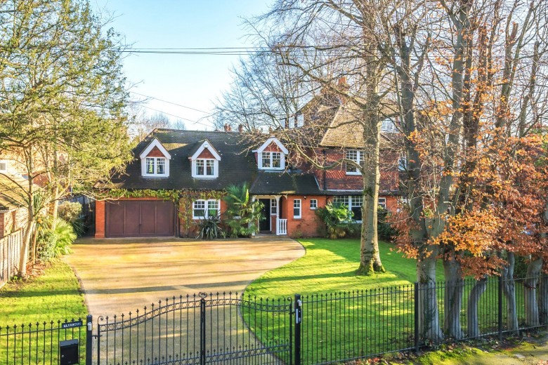 Click the photo for more details of Wey Road, Weybridge, Surrey