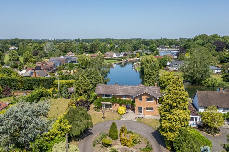 Click the photo for more details of Hamm Court, Weybridge, Surrey