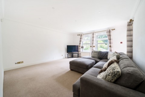 Click the photo for more details of Oatlands Drive, 83 Oatlands Drive, Weybridge, Surrey