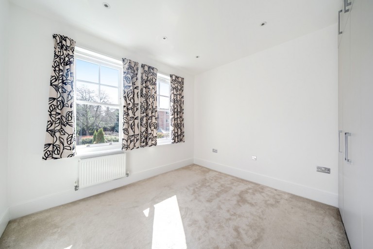 Images for Oatlands Chase, Weybridge, Surrey