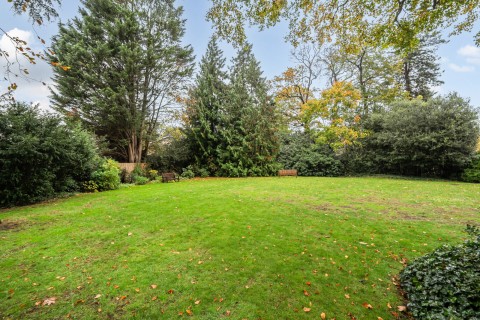 Click the photo for more details of Oatlands Avenue, Weybridge, Surrey