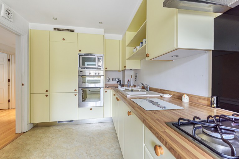Images for Carrigshaun, Old Avenue, Weybridge, KT13