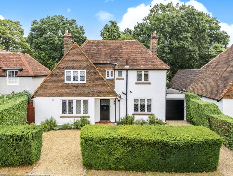 Click the photo for more details of Oatlands Close, Weybridge, KT13