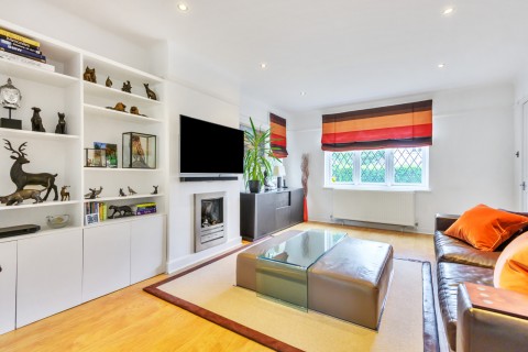 Click the photo for more details of Oatlands Close, Weybridge, KT13