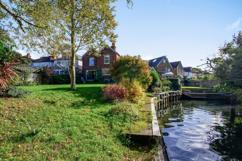 Click the photo for more details of Radnor Road, Weybridge, KT13