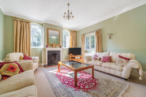 Click the photo for more details of Woburn Hill, Addlestone, KT15