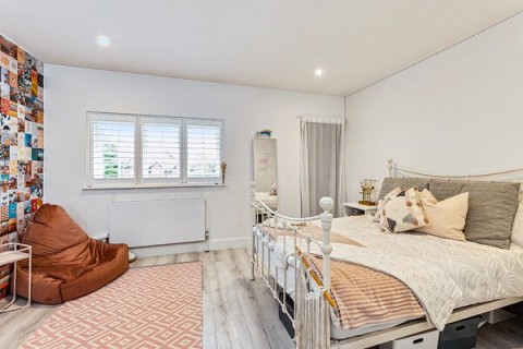 Click the photo for more details of Beechwood Avenue, Weybridge, KT13