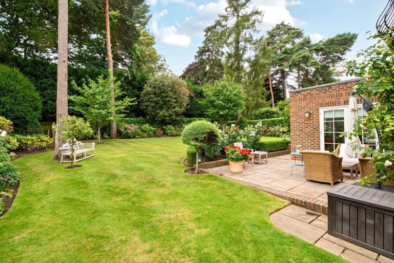 Images for Winterbourne Grove, Weybridge, Surrey