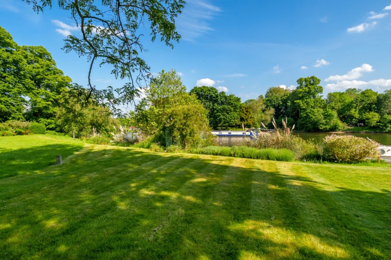 Images for Ferry Lane, Shepperton, Surrey