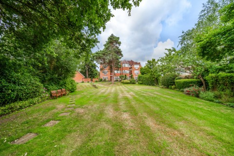 Click the photo for more details of Wey Road, Weybridge, KT13