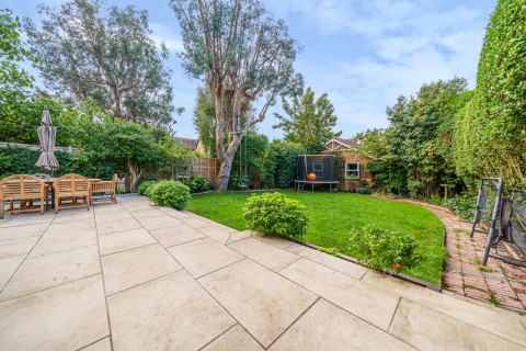 Click the photo for more details of St. Albans Avenue, Weybridge, KT13