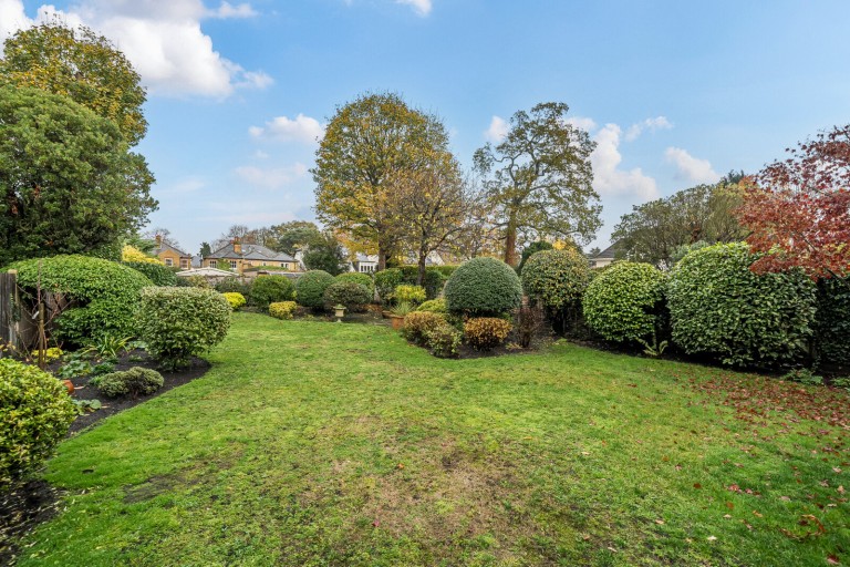 Images for Woodland Grove, Weybridge, Surrey
