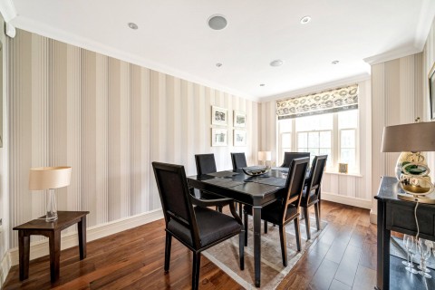Click the photo for more details of Warrenhurst Gardens, Weybridge, Surrey