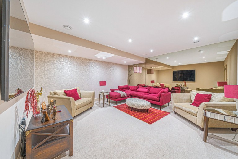 Images for Warrenhurst Gardens, Weybridge, Surrey