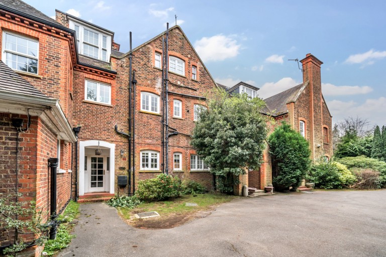 Images for Oatlands Chase, Weybridge, Surrey