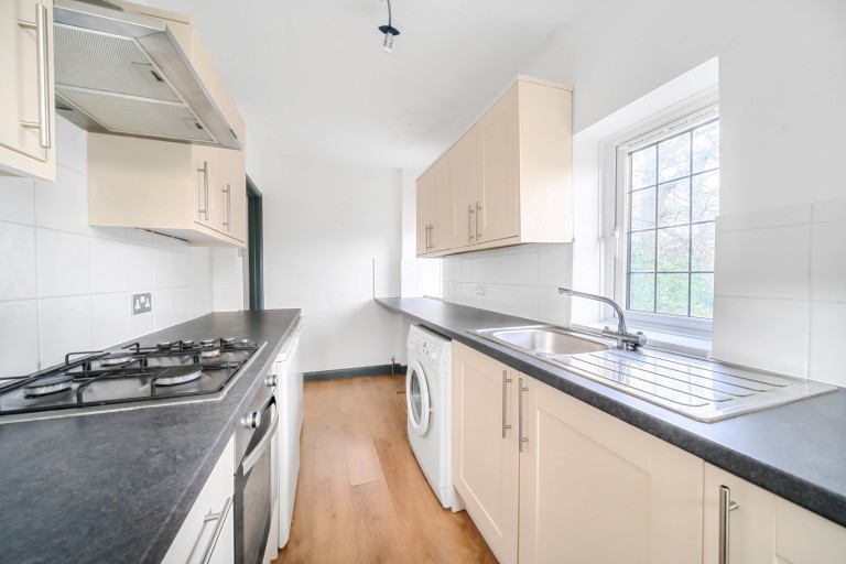Images for Oakfield Glade, Weybridge, Surrey