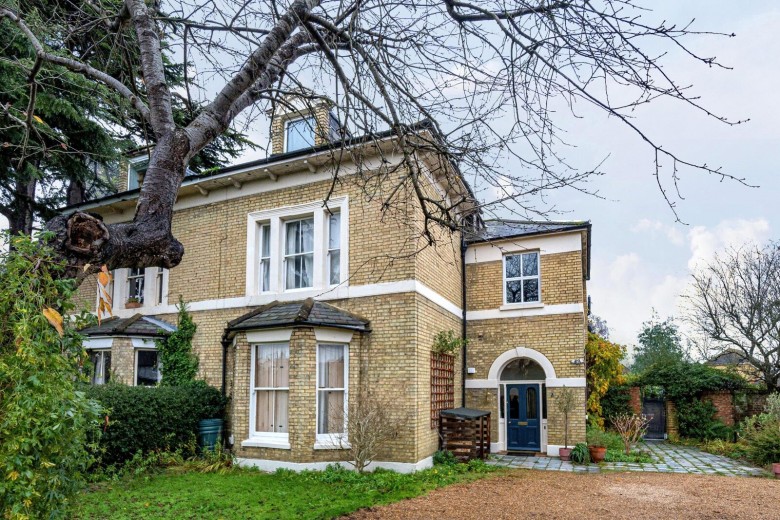 Click the photo for more details of Thames Street, Weybridge, KT13