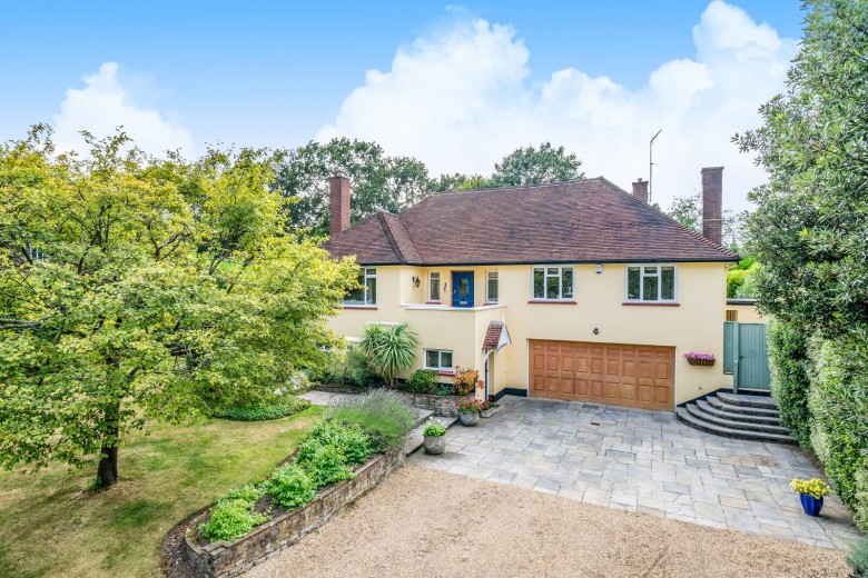 Click the photo for more details of Manor Walk, Weybridge, Surrey