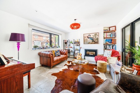 Click the photo for more details of Beales Lane, Weybridge, KT13