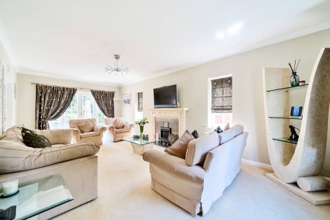 Click the photo for more details of Drynham Park, Weybridge, KT13