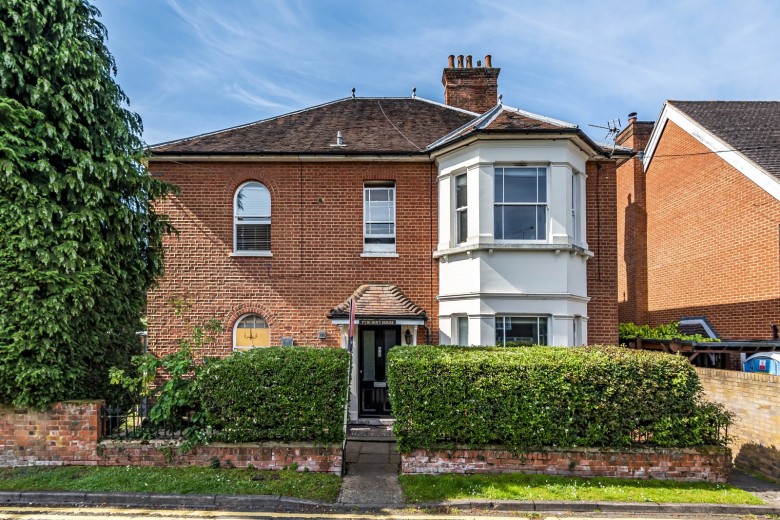 Click the photo for more details of Pyrcroft Lane, 39 Pyrcroft Lane, Weybridge, Surrey