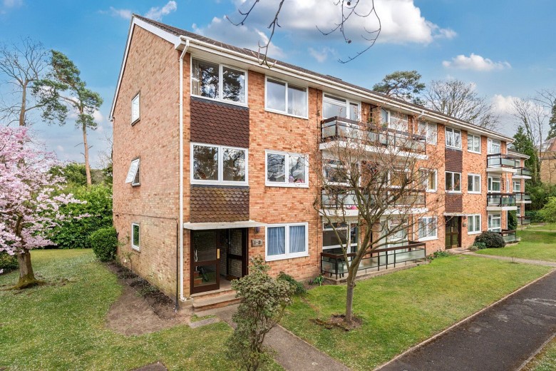 Click the photo for more details of Hillbrook Gardens, Weybridge, Surrey