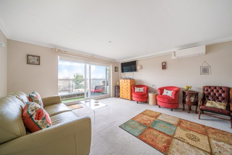 Click the photo for more details of Vale Road, Weybridge, Surrey