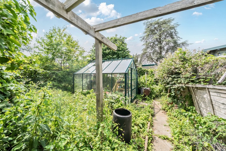 Images for Dorney Grove, Weybridge, Surrey