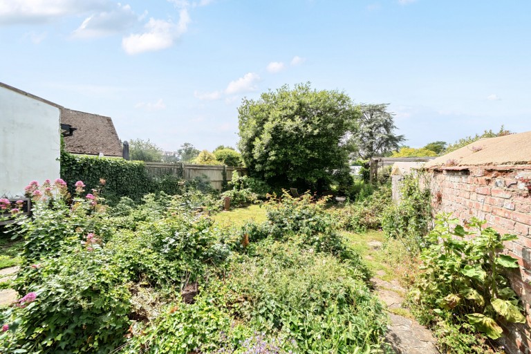 Images for Dorney Grove, Weybridge, Surrey