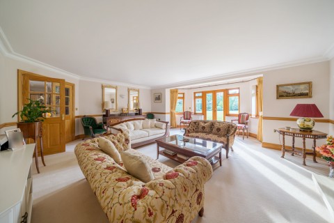 Click the photo for more details of High Pine Close, Weybridge, KT13