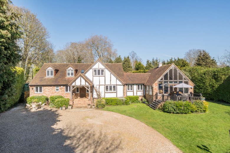 Click the photo for more details of Walton Lane, Weybridge, KT13