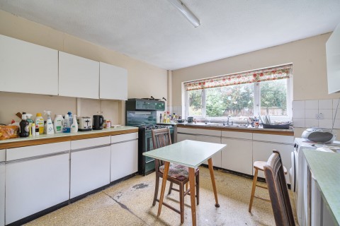 Click the photo for more details of Oatlands Avenue, Weybridge, Surrey