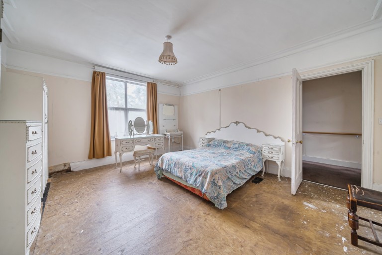 Images for Oatlands Avenue, Weybridge, Surrey