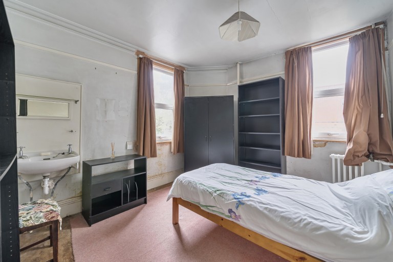 Images for Oatlands Avenue, Weybridge, Surrey