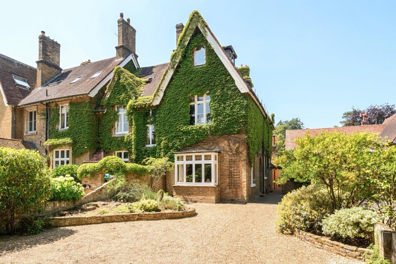 Click the photo for more details of Hall Place Drive, Weybridge, Surrey