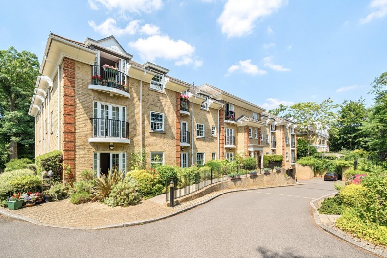 Click the photo for more details of Oatlands Avenue, Weybridge, Surrey